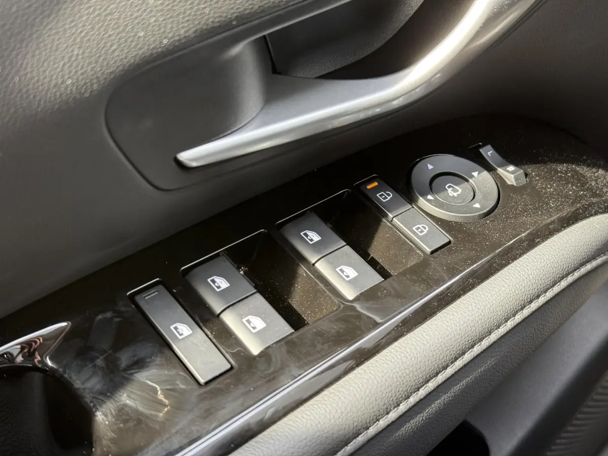 1.6 T-GDI PHEV Comfort Smart / Elektrische Achterklep / Stoel+Stuur Verwarming / Achteruitrij Camera / Keyless / Navigatie /