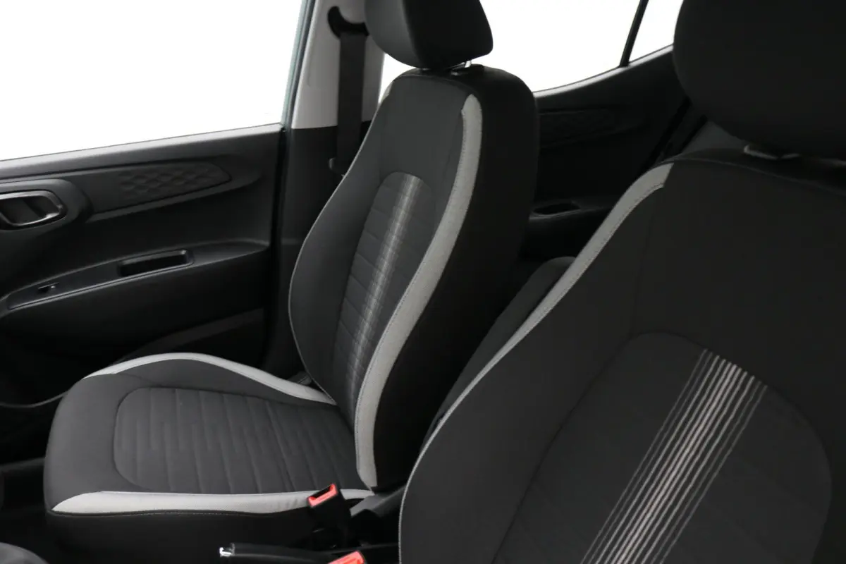 1.0 Comfort Smart / Navigatie / Camera / Apple Carplay & Android Auto / Bluetooth / Airco /