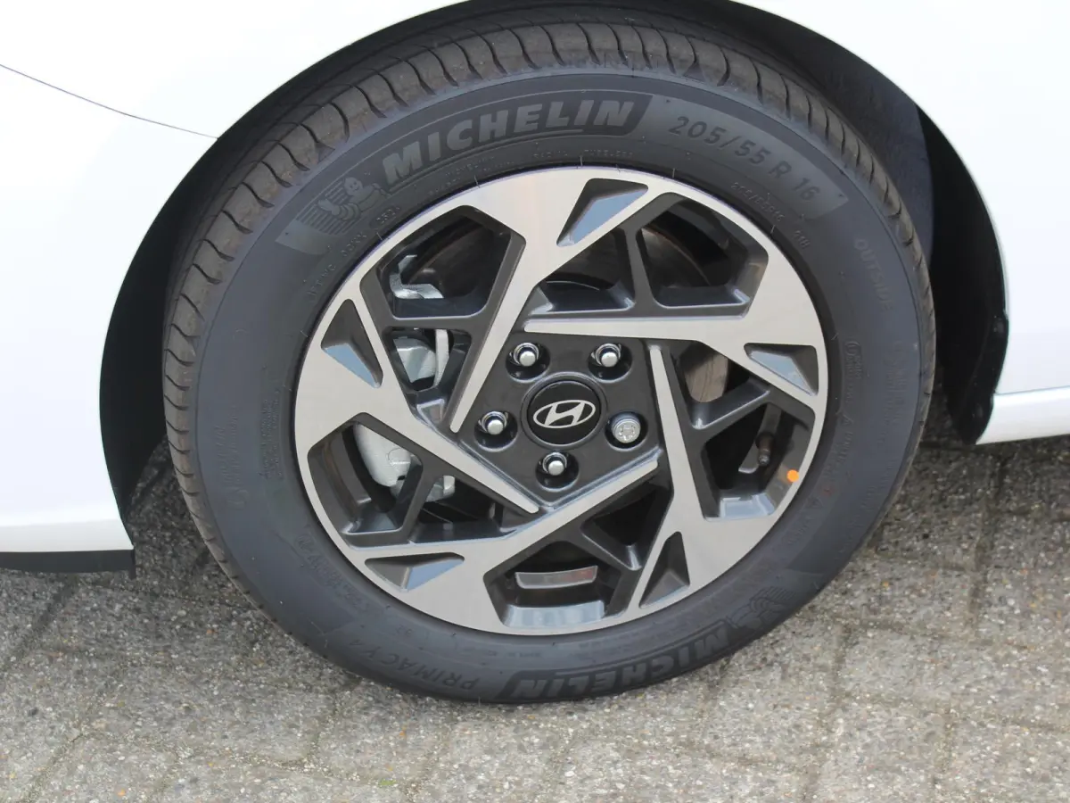1.0 T-GDi MHEV Comfort / Navigatie + Android Auto/Apple Carplay / DAB / Climate Control / Cruise Control / Achteruitrijcamera /