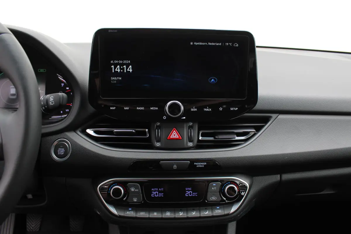 1.0 T-GDi MHEV Comfort Smart / Navigatie + Apple Carplay/Android Auto / Climate Control / Achteruitrijcamera / Climate Control / Keyless Entry & Start /