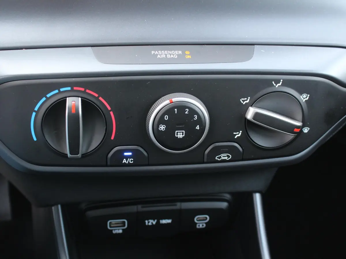 1.0 T-GDI Comfort Smart / Navigatie + Apple Carplay/Android Auto / Cruise Control / Airco / Achteruitrijcamera / Bluetooth /