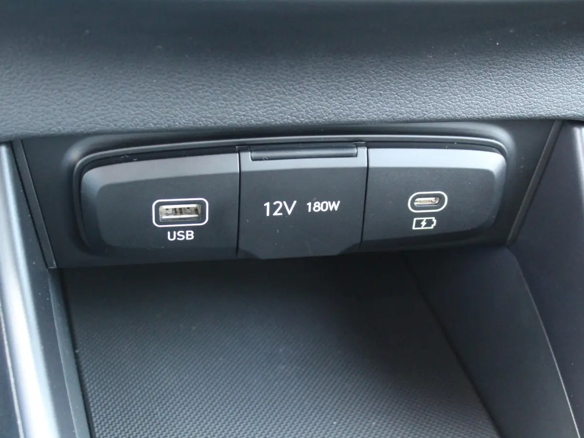 1.0 T-GDI Comfort Smart / Navigatie + Apple Carplay/Android Auto / Cruise Control / Airco / Achteruitrijcamera / Bluetooth /