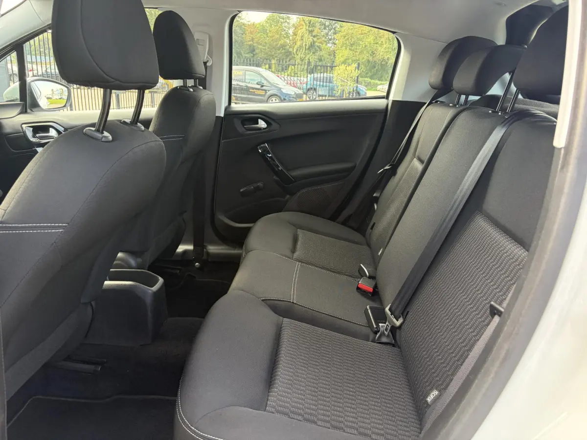 1.2 PureTech Active ✓Navi✓Carplay✓Airco✓Cruise✓5 Deurs✓Lm velgen✓N.A.P✓Apk tot 04-2027