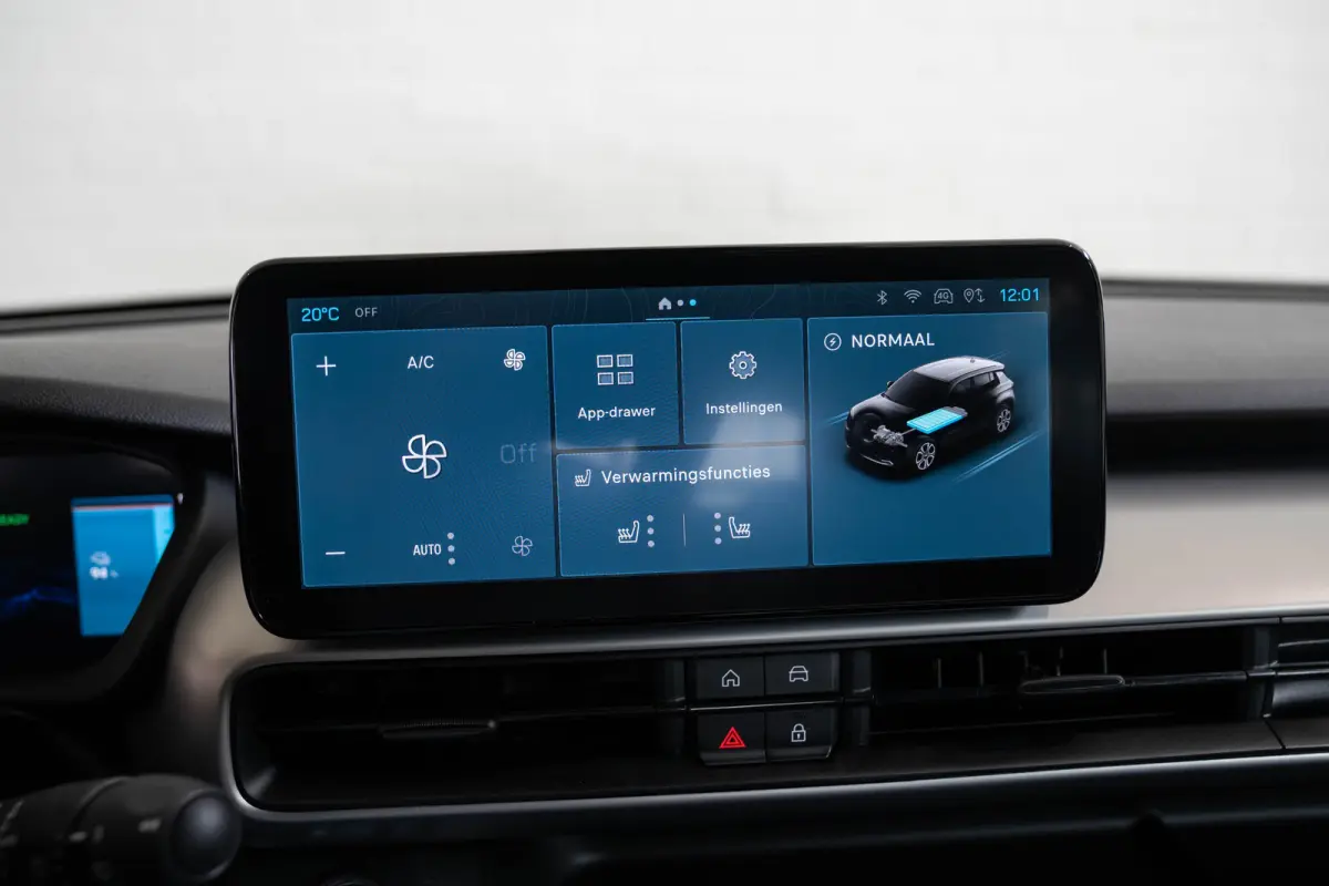Summit 54 kWh | Tot 8 Jaar Garantie | Warmtepomp | Navigatie | Stoelverwarming | Verwarmd Voorraam | Apple Carplay & Android Auto |