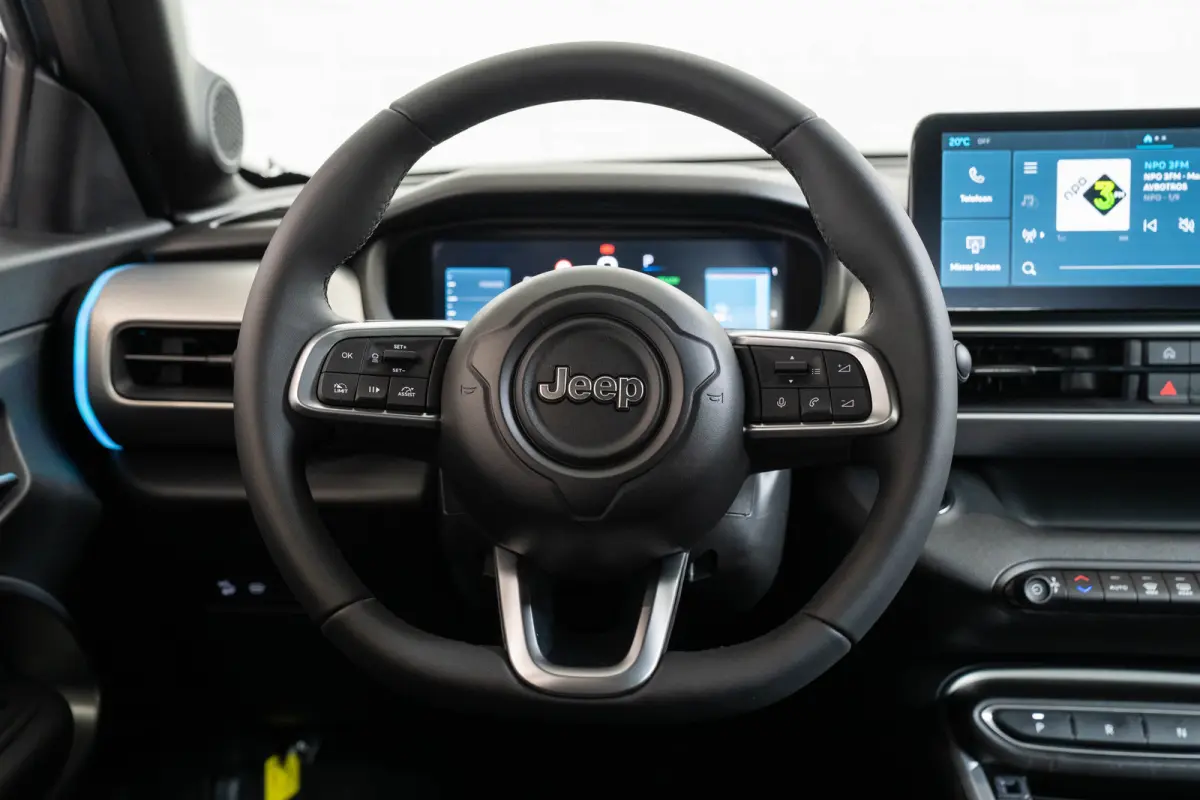 Summit 54 kWh | Tot 8 Jaar Garantie | Warmtepomp | Navigatie | Stoelverwarming | Verwarmd Voorraam | Apple Carplay & Android Auto |