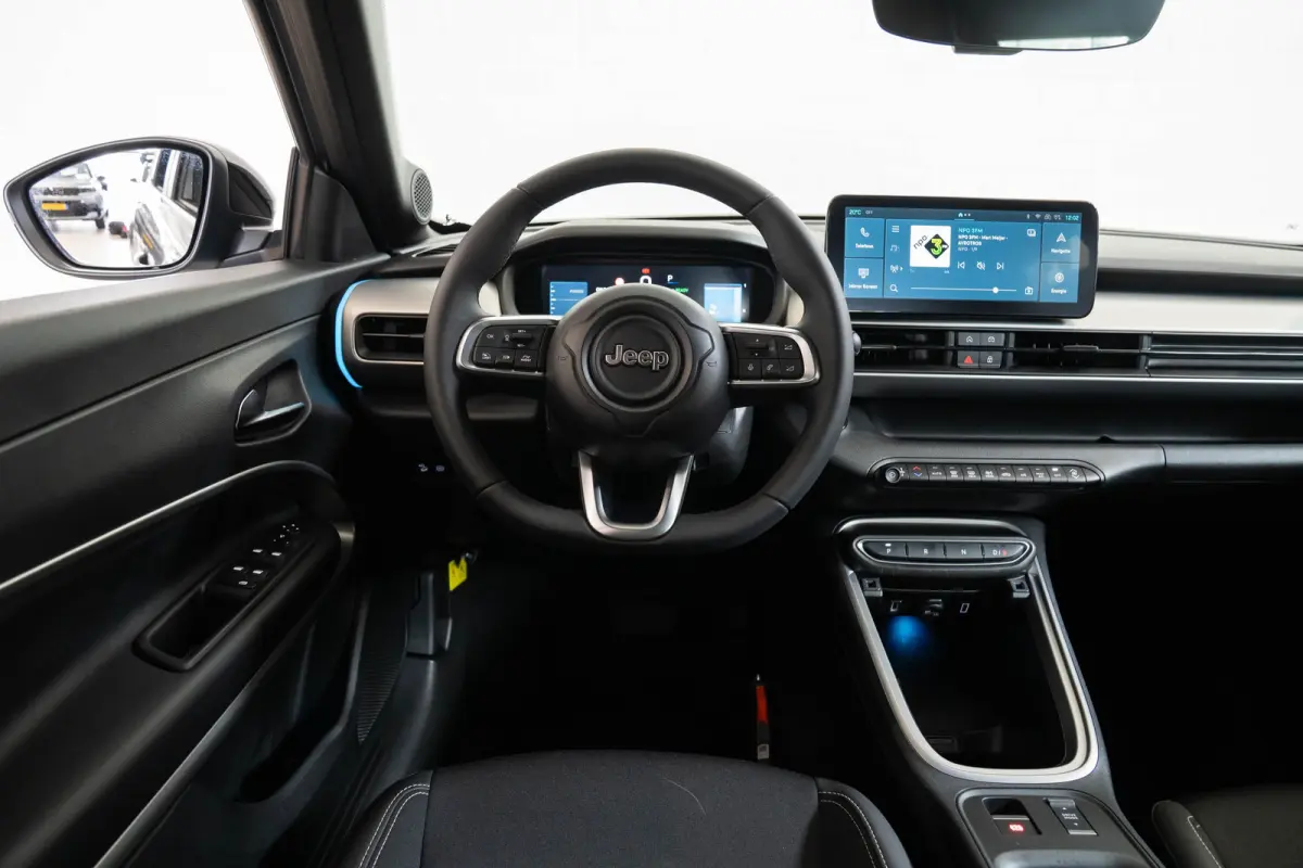 Summit 54 kWh | Tot 8 Jaar Garantie | Warmtepomp | Navigatie | Stoelverwarming | Verwarmd Voorraam | Apple Carplay & Android Auto |