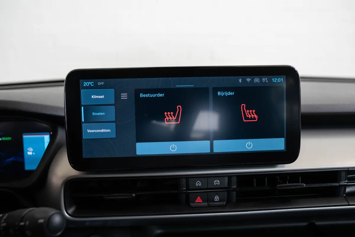 Summit 54 kWh | Tot 8 Jaar Garantie | Warmtepomp | Navigatie | Stoelverwarming | Verwarmd Voorraam | Apple Carplay & Android Auto |