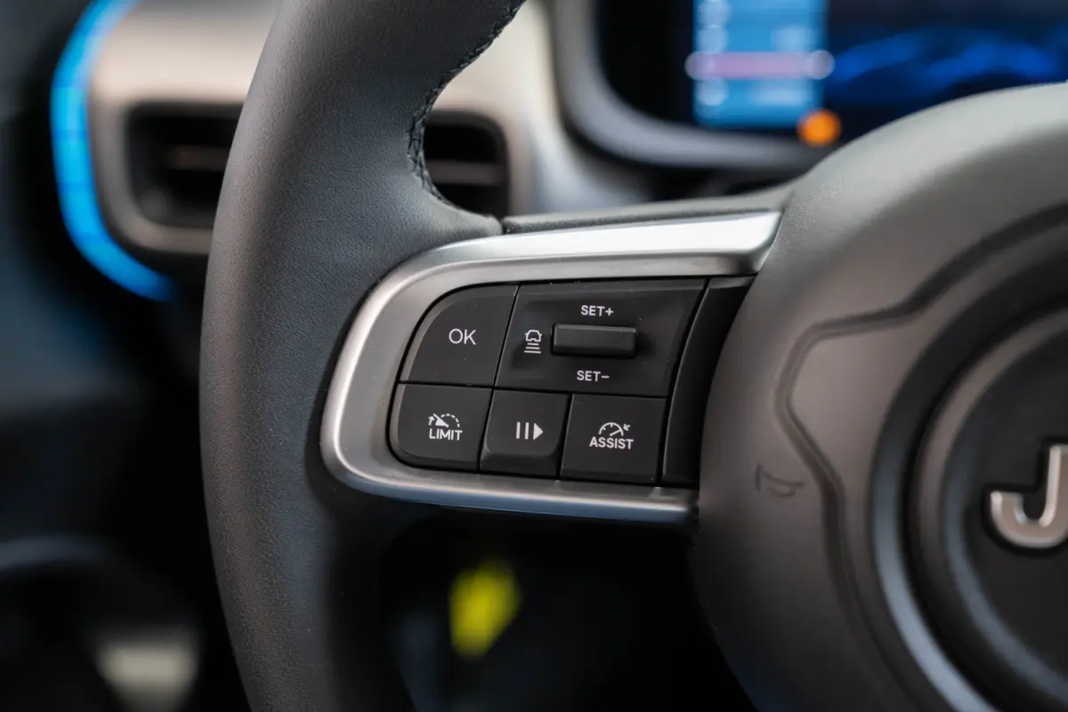 Summit 54 kWh | Tot 8 Jaar Garantie | Warmtepomp | Navigatie | Stoelverwarming | Verwarmd Voorraam | Apple Carplay & Android Auto |