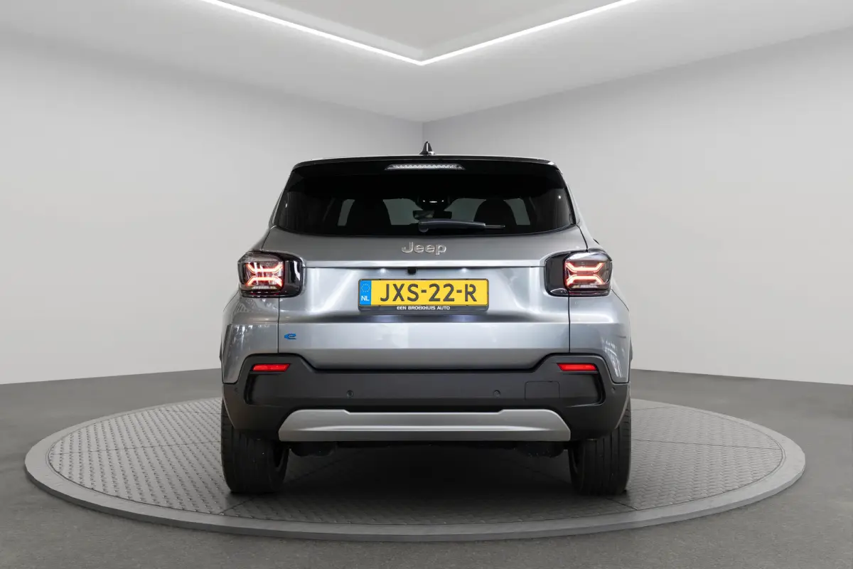 Summit 54 kWh | Tot 8 Jaar Garantie | Warmtepomp | Navigatie | Stoelverwarming | Verwarmd Voorraam | Apple Carplay & Android Auto |