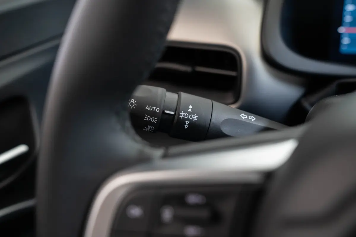 Summit 54 kWh | Tot 8 Jaar Garantie | Warmtepomp | Navigatie | Stoelverwarming | Verwarmd Voorraam | Apple Carplay & Android Auto |