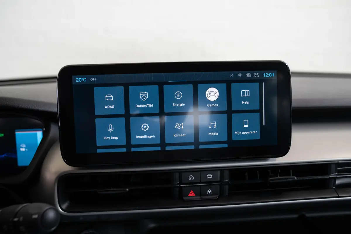 Summit 54 kWh | Tot 8 Jaar Garantie | Warmtepomp | Navigatie | Stoelverwarming | Verwarmd Voorraam | Apple Carplay & Android Auto |
