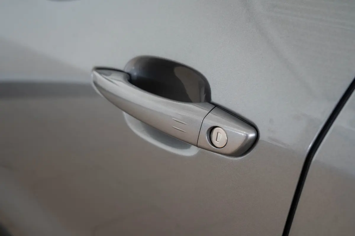 Summit 54 kWh | Tot 8 Jaar Garantie | Warmtepomp | Navigatie | Stoelverwarming | Verwarmd Voorraam | Apple Carplay & Android Auto |