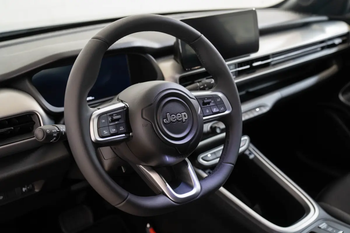 Summit 54 kWh | Tot 8 Jaar Garantie | Warmtepomp | Navigatie | Stoelverwarming | Verwarmd Voorraam | Apple Carplay & Android Auto |