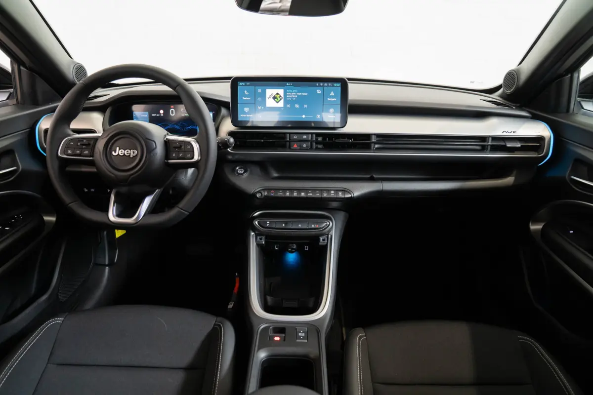 Summit 54 kWh | Tot 8 Jaar Garantie | Warmtepomp | Navigatie | Stoelverwarming | Verwarmd Voorraam | Apple Carplay & Android Auto |
