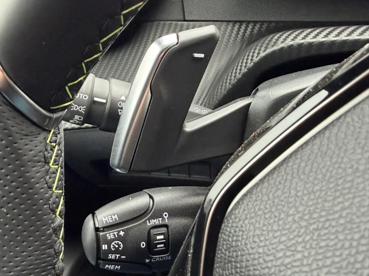 HYBRID 145 GT-LINE Alcantara Stoelverwarming 13.000 EURO KORTING
