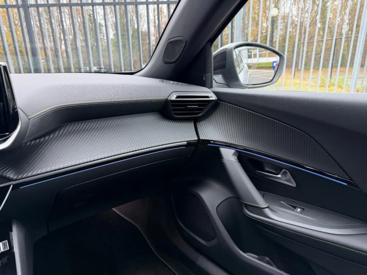 HYBRID 145 GT-LINE Alcantara Stoelverwarming 13.000 EURO KORTING