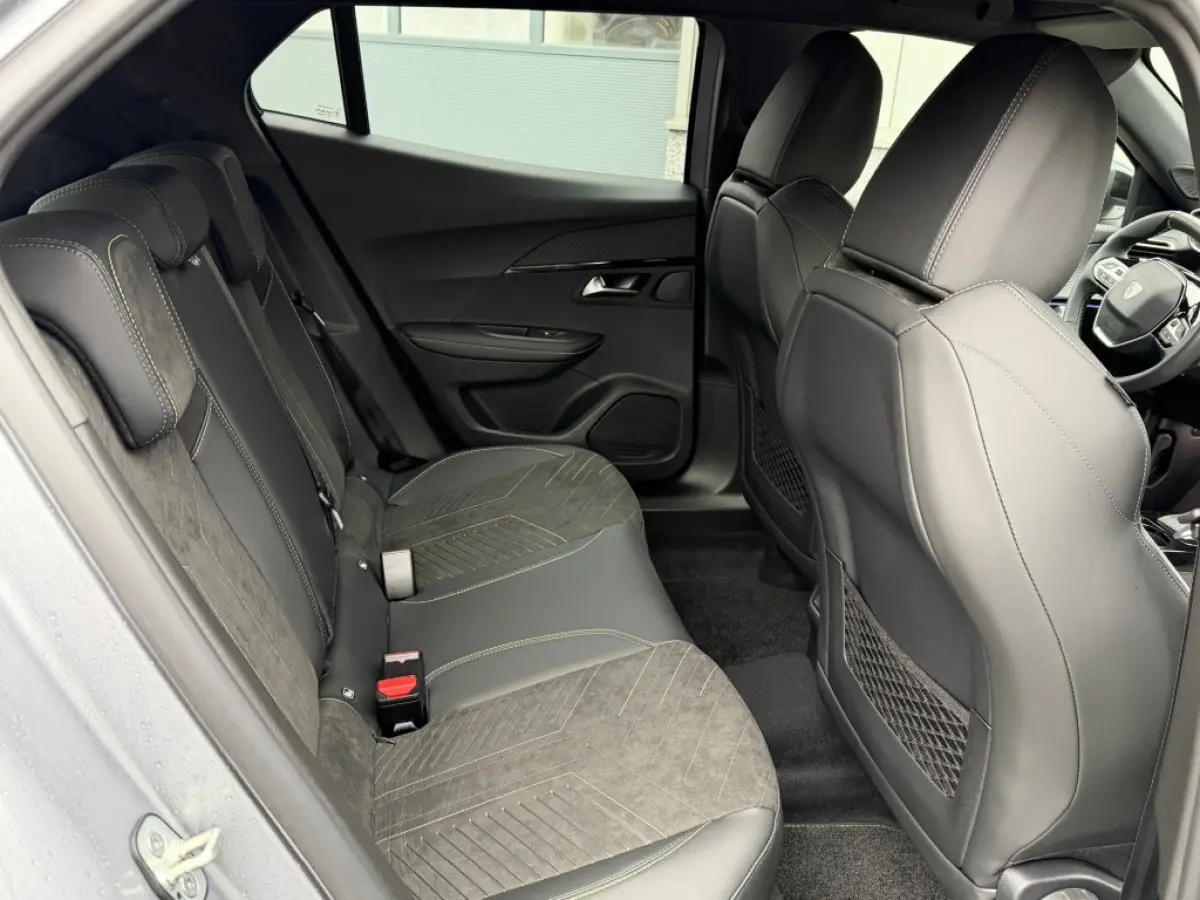 HYBRID 145 GT-LINE Alcantara Stoelverwarming 13.000 EURO KORTING