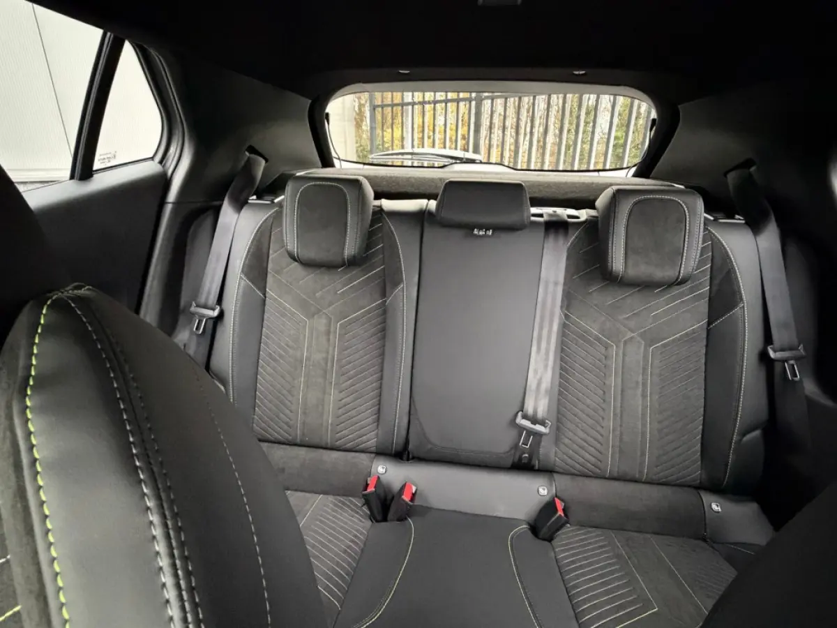 HYBRID 145 GT-LINE Alcantara Stoelverwarming 13.000 EURO KORTING