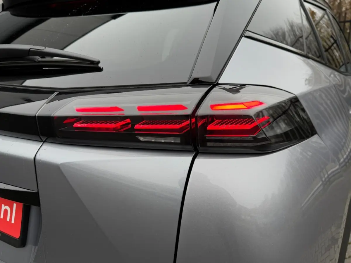 HYBRID 145 GT-LINE Alcantara Stoelverwarming 13.000 EURO KORTING