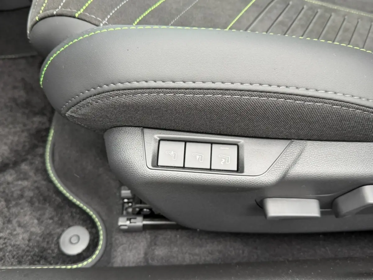 HYBRID 145 GT-LINE Alcantara Stoelverwarming 13.000 EURO KORTING