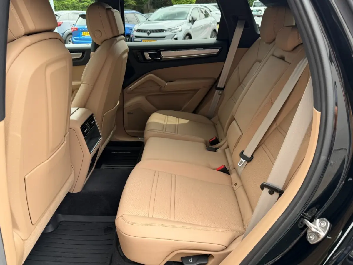 3.0 E-HYBRID Platinum Edtion