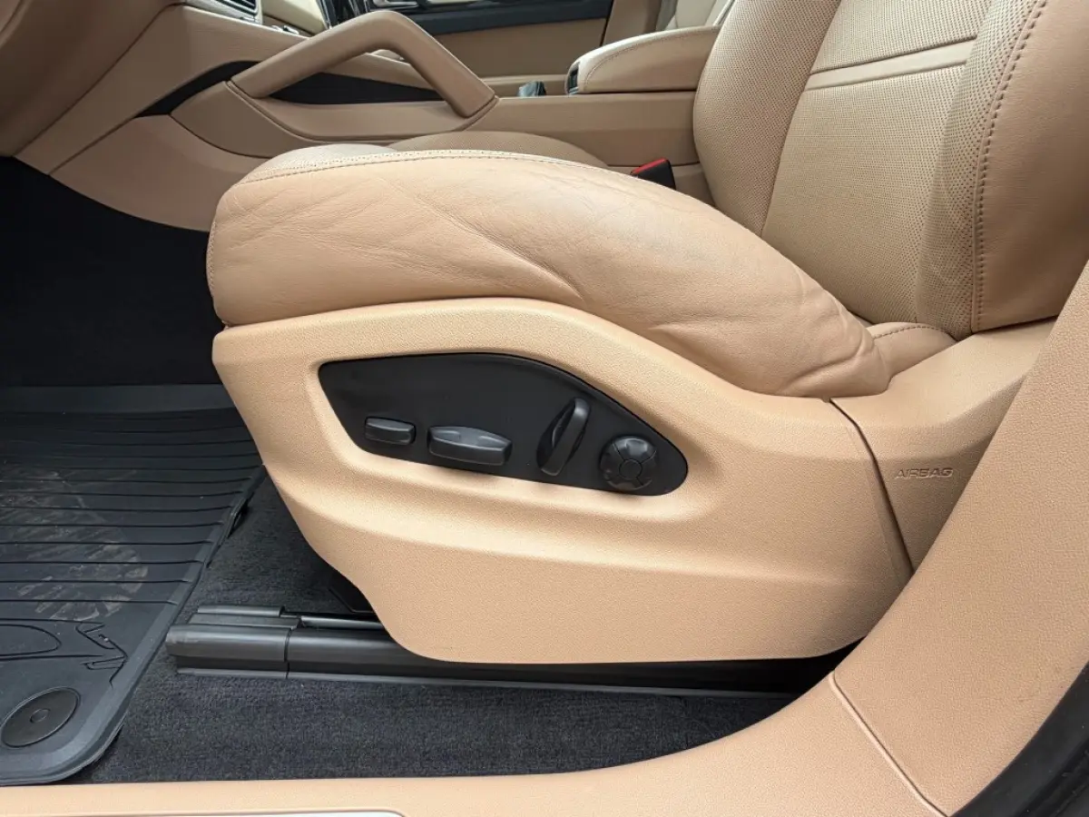 3.0 E-HYBRID Platinum Edtion