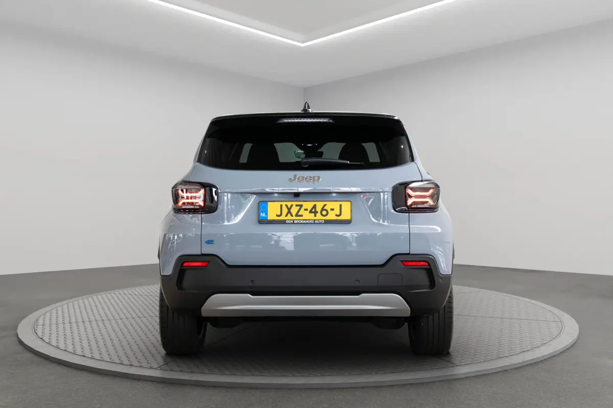 54 kWh | Tot 8 Jaar Garantie | Warmtepomp | Navigatie | Stoelverwarming | Verwarmd Voorraam | Apple Carplay & Android Auto |