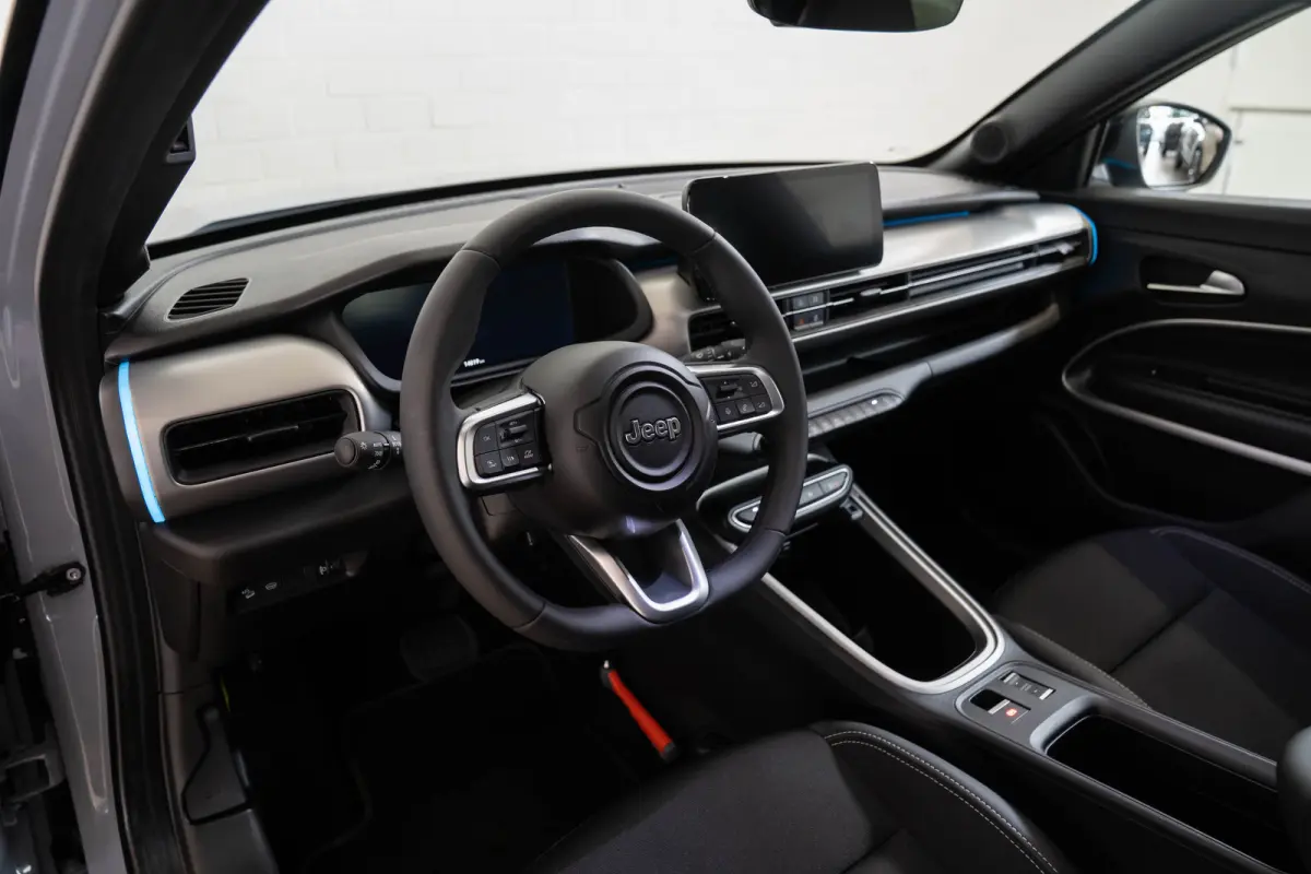 54 kWh | Tot 8 Jaar Garantie | Warmtepomp | Navigatie | Stoelverwarming | Verwarmd Voorraam | Apple Carplay & Android Auto |