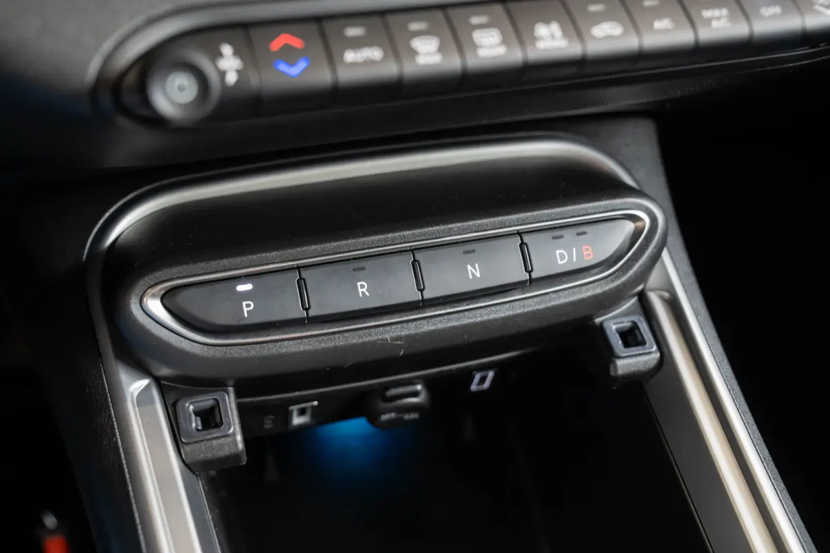 54 kWh | Tot 8 Jaar Garantie | Warmtepomp | Navigatie | Stoelverwarming | Verwarmd Voorraam | Apple Carplay & Android Auto |