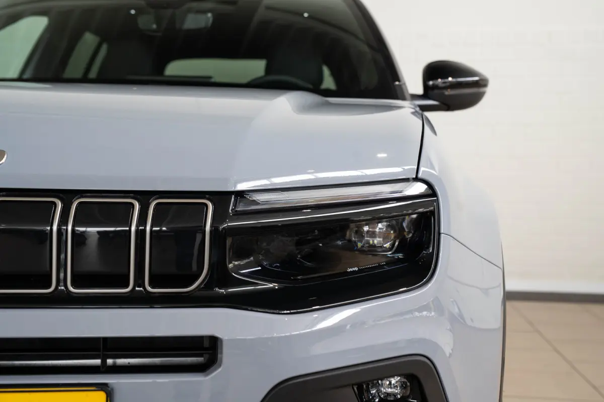 54 kWh | Tot 8 Jaar Garantie | Warmtepomp | Navigatie | Stoelverwarming | Verwarmd Voorraam | Apple Carplay & Android Auto |
