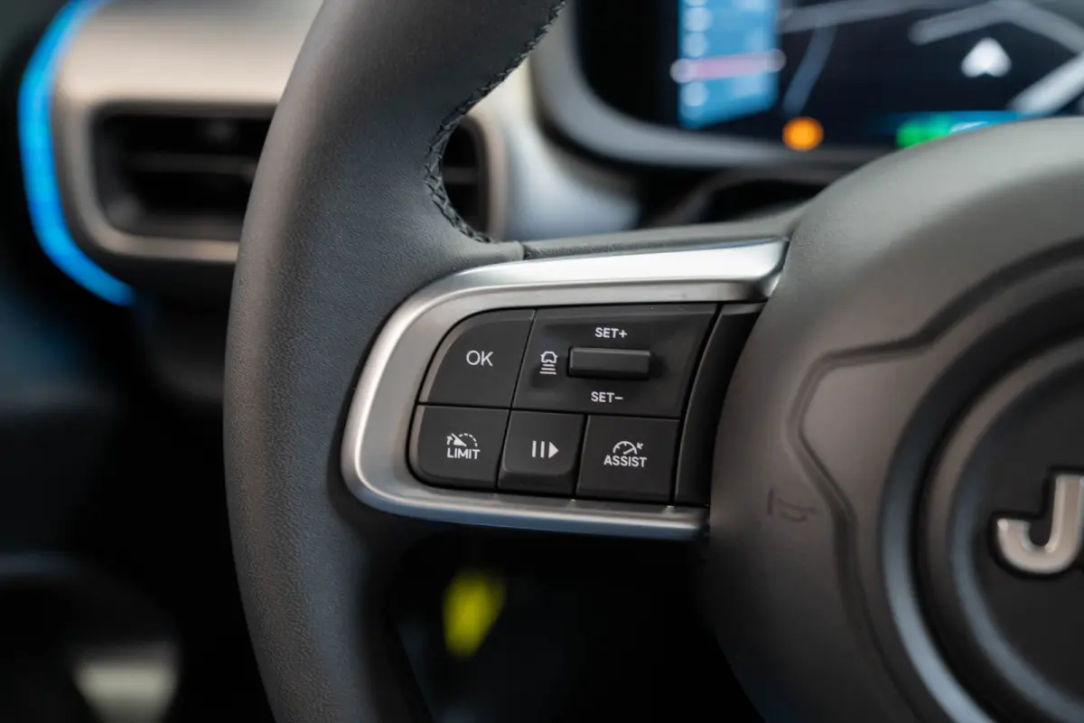 54 kWh | Tot 8 Jaar Garantie | Warmtepomp | Navigatie | Stoelverwarming | Verwarmd Voorraam | Apple Carplay & Android Auto |