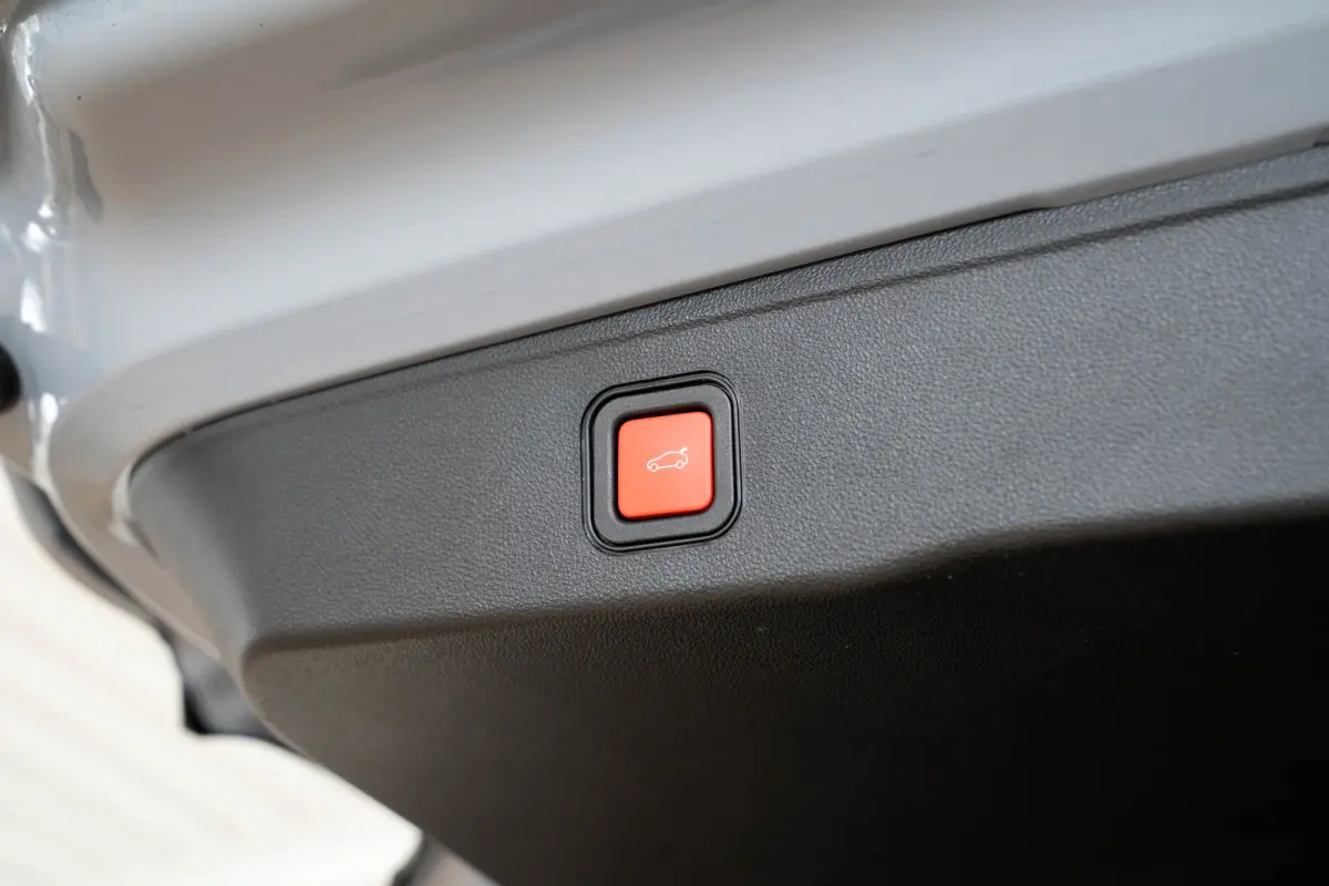 54 kWh | Tot 8 Jaar Garantie | Warmtepomp | Navigatie | Stoelverwarming | Verwarmd Voorraam | Apple Carplay & Android Auto |
