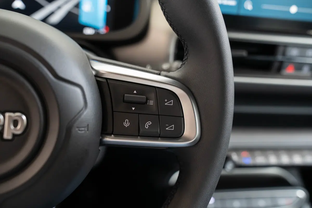 54 kWh | Tot 8 Jaar Garantie | Warmtepomp | Navigatie | Stoelverwarming | Verwarmd Voorraam | Apple Carplay & Android Auto |