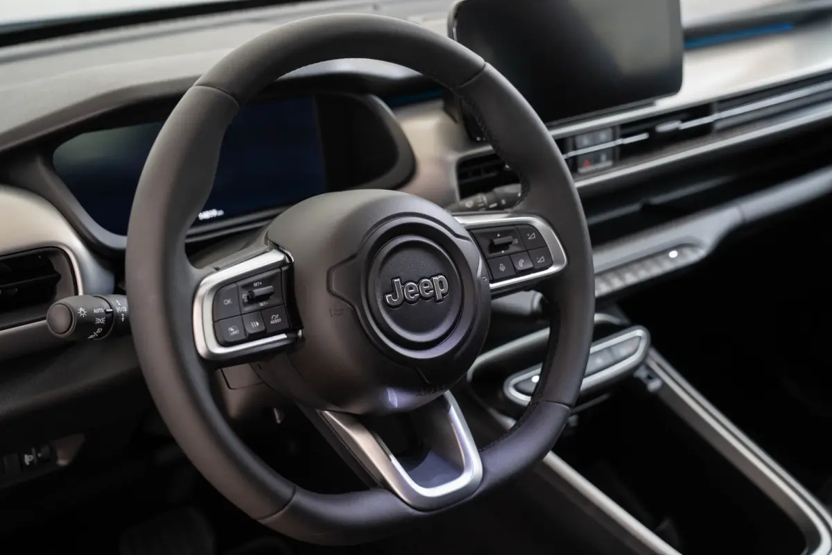 54 kWh | Tot 8 Jaar Garantie | Warmtepomp | Navigatie | Stoelverwarming | Verwarmd Voorraam | Apple Carplay & Android Auto |