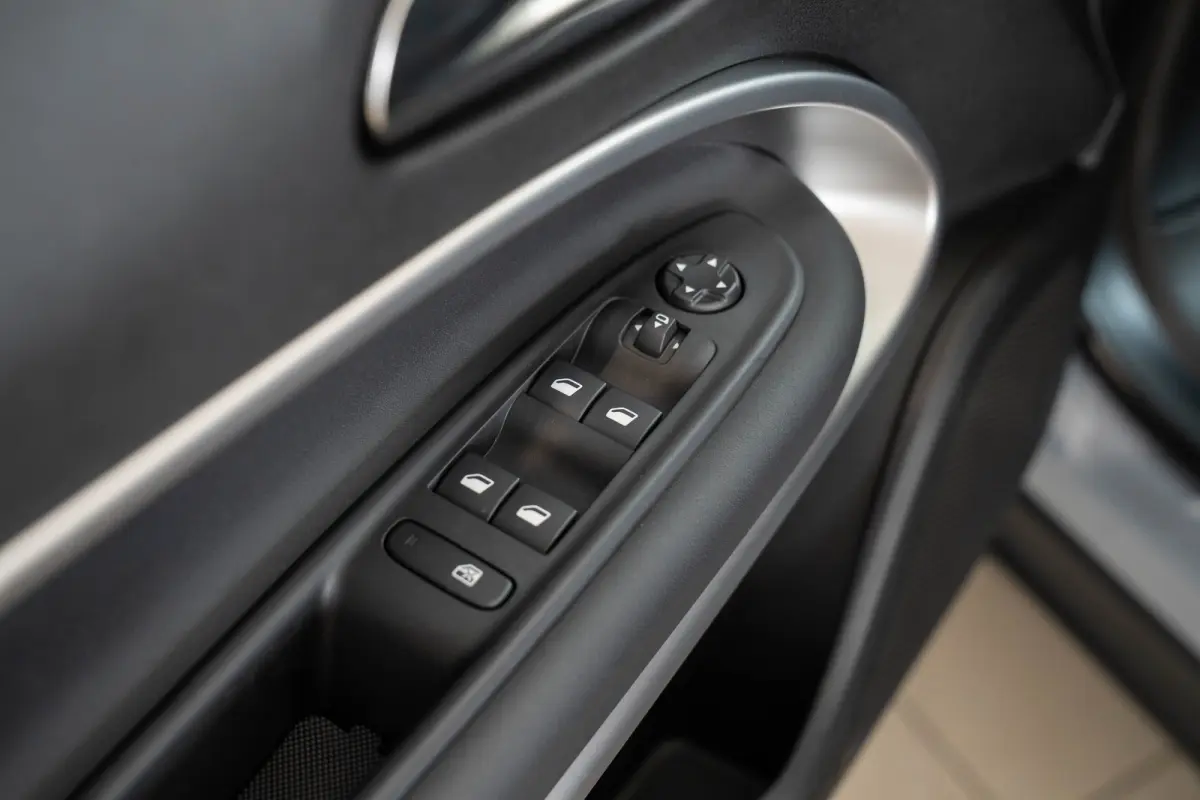 54 kWh | Tot 8 Jaar Garantie | Warmtepomp | Navigatie | Stoelverwarming | Verwarmd Voorraam | Apple Carplay & Android Auto |