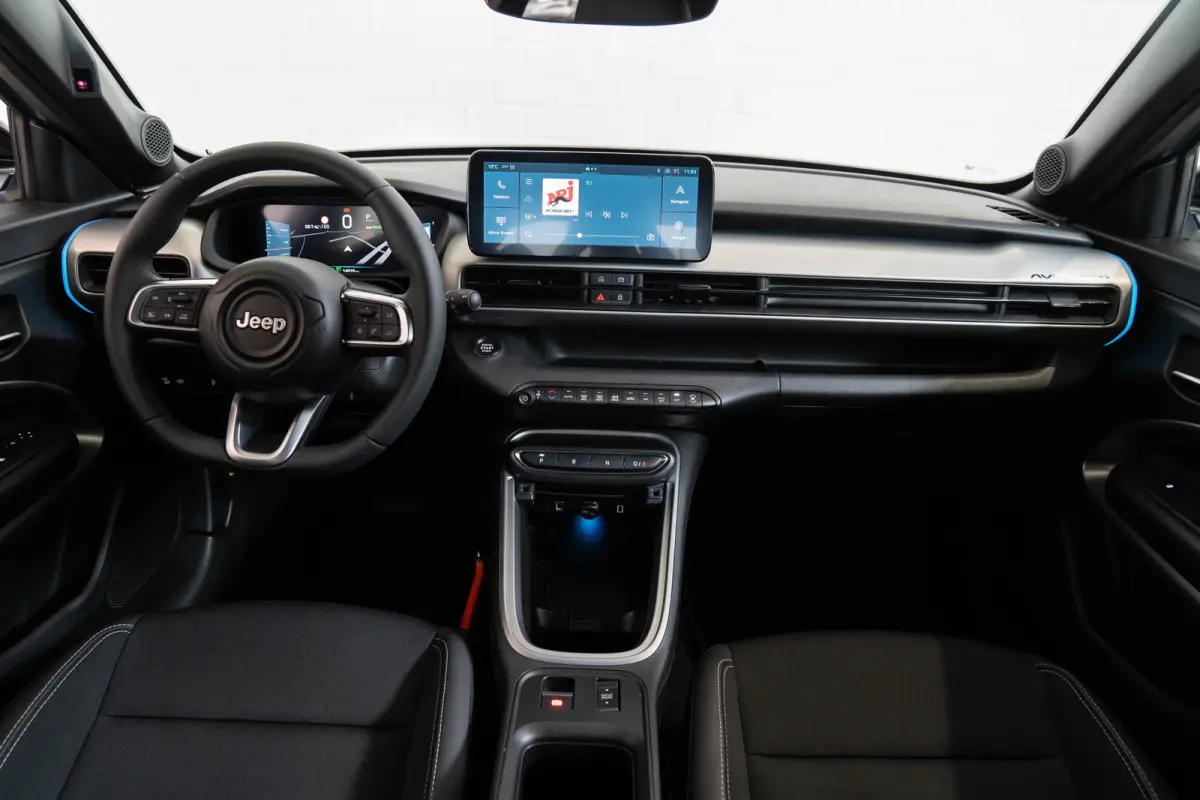 54 kWh | Tot 8 Jaar Garantie | Warmtepomp | Navigatie | Stoelverwarming | Verwarmd Voorraam | Apple Carplay & Android Auto |