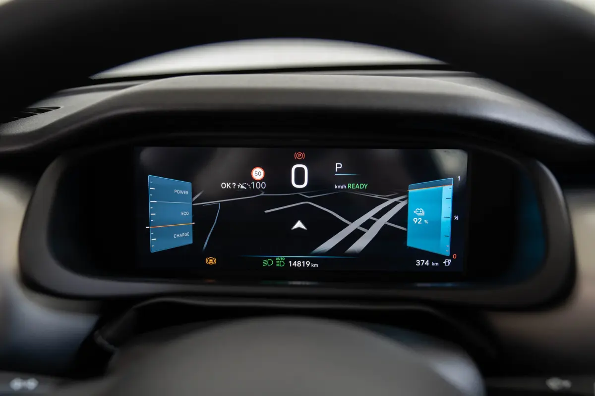 54 kWh | Tot 8 Jaar Garantie | Warmtepomp | Navigatie | Stoelverwarming | Verwarmd Voorraam | Apple Carplay & Android Auto |