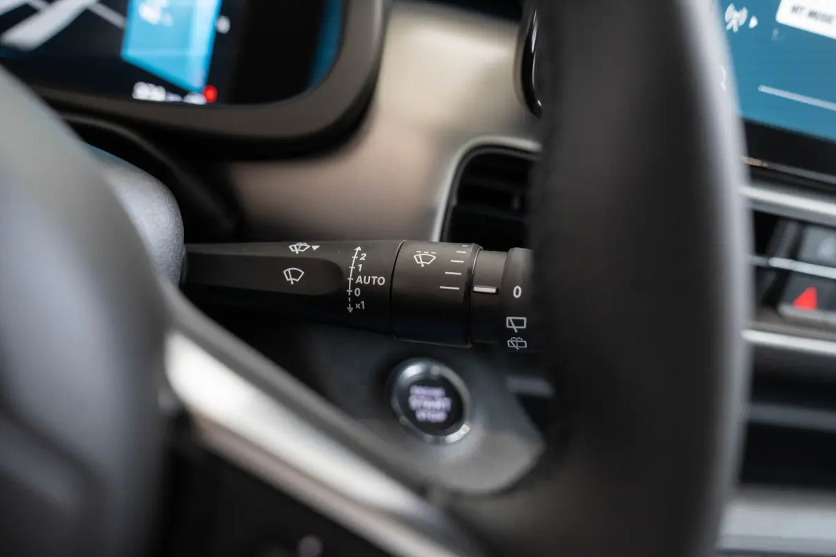 54 kWh | Tot 8 Jaar Garantie | Warmtepomp | Navigatie | Stoelverwarming | Verwarmd Voorraam | Apple Carplay & Android Auto |