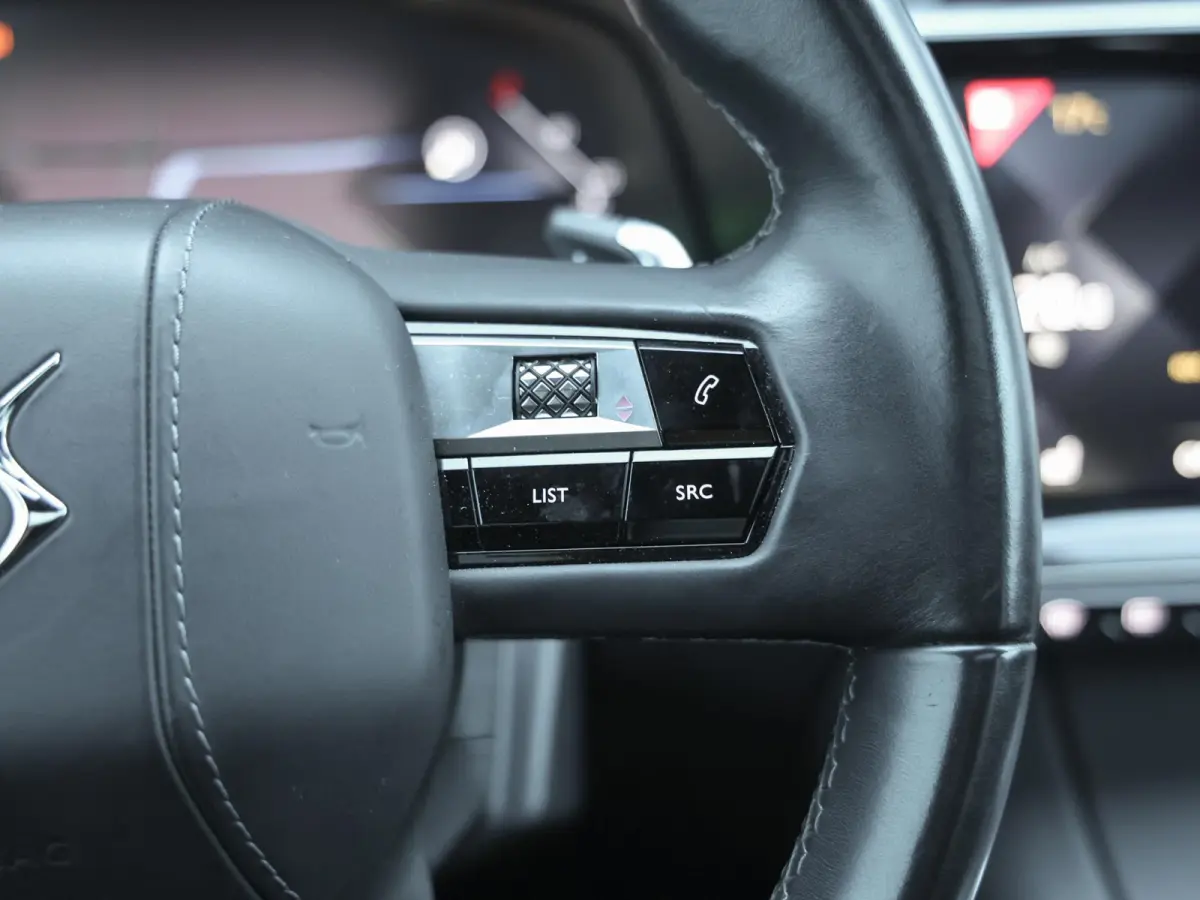 1.6 PureTech Executive 2e eigenaar | Rivoli | Nappaleder + Stoelverwarming | Schuifdak Panorama | 19" LMV | Carplay Android Auto