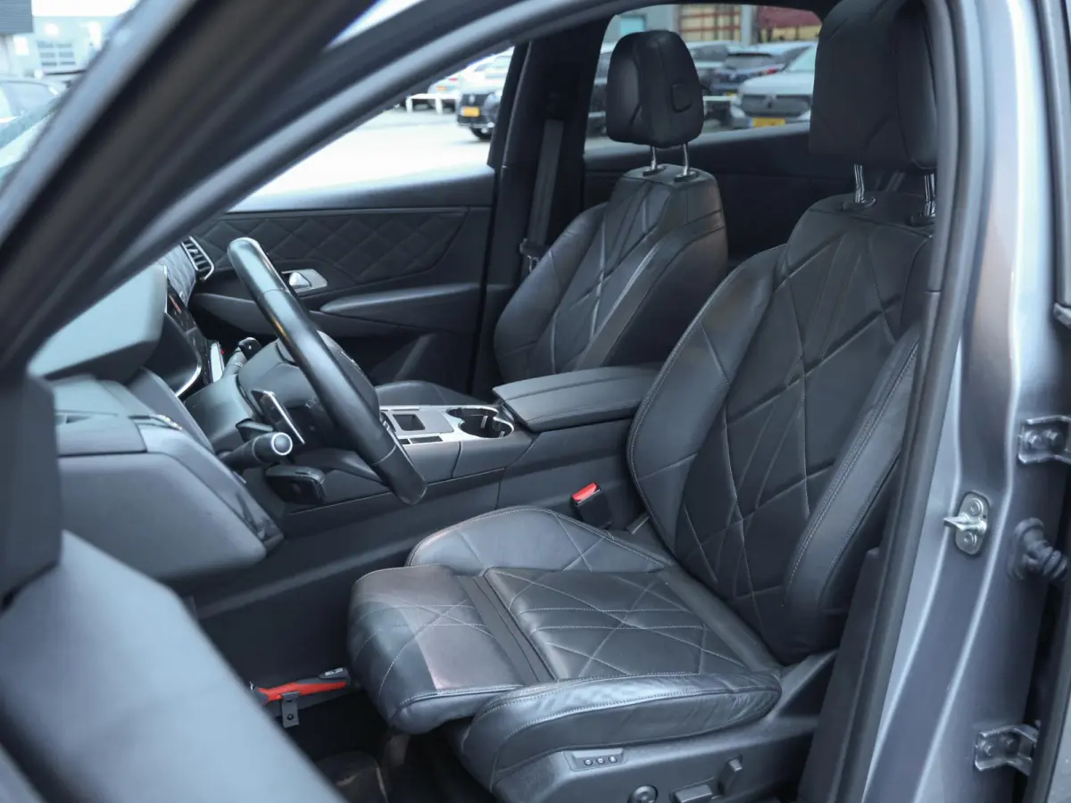 1.6 PureTech Executive 2e eigenaar | Rivoli | Nappaleder + Stoelverwarming | Schuifdak Panorama | 19" LMV | Carplay Android Auto
