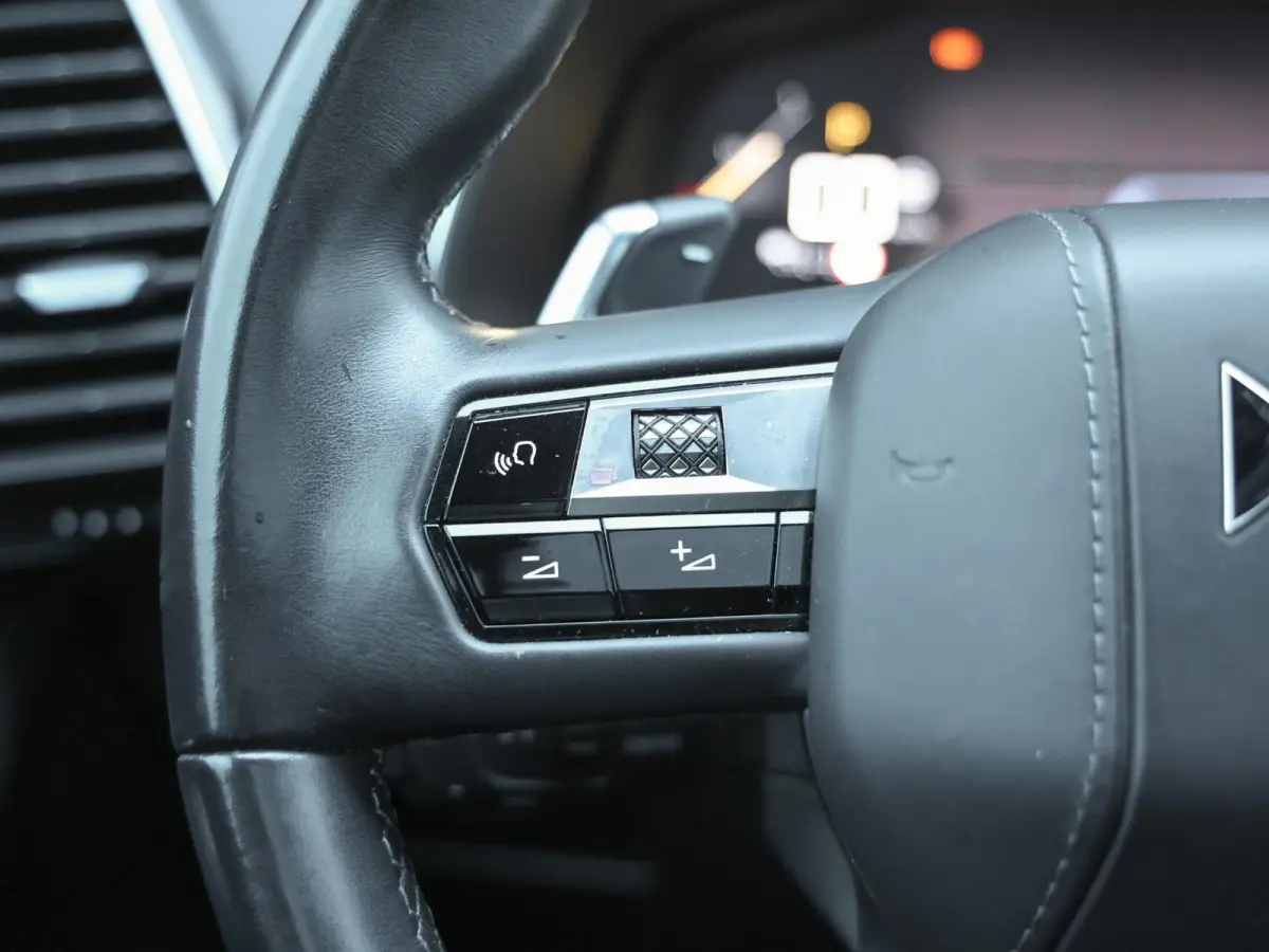 1.6 PureTech Executive 2e eigenaar | Rivoli | Nappaleder + Stoelverwarming | Schuifdak Panorama | 19" LMV | Carplay Android Auto