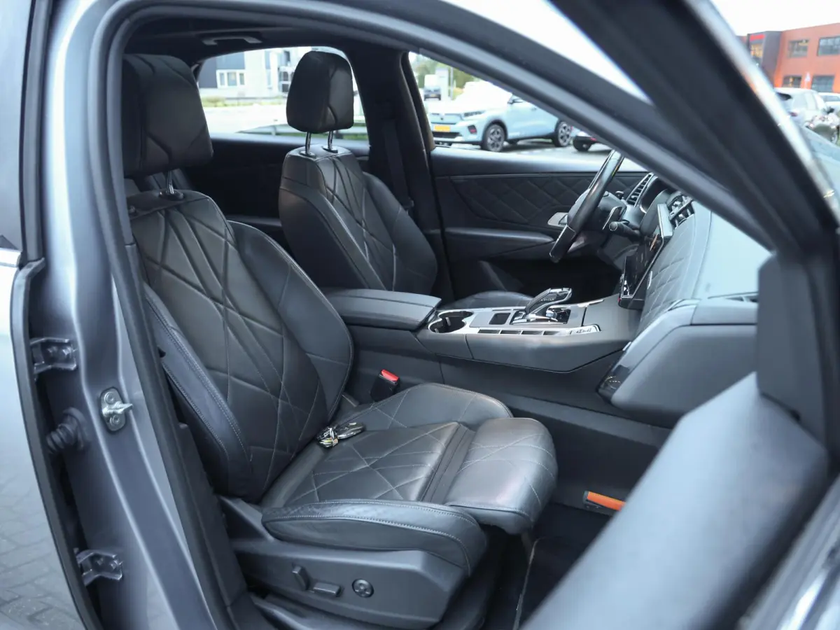 1.6 PureTech Executive 2e eigenaar | Rivoli | Nappaleder + Stoelverwarming | Schuifdak Panorama | 19" LMV | Carplay Android Auto