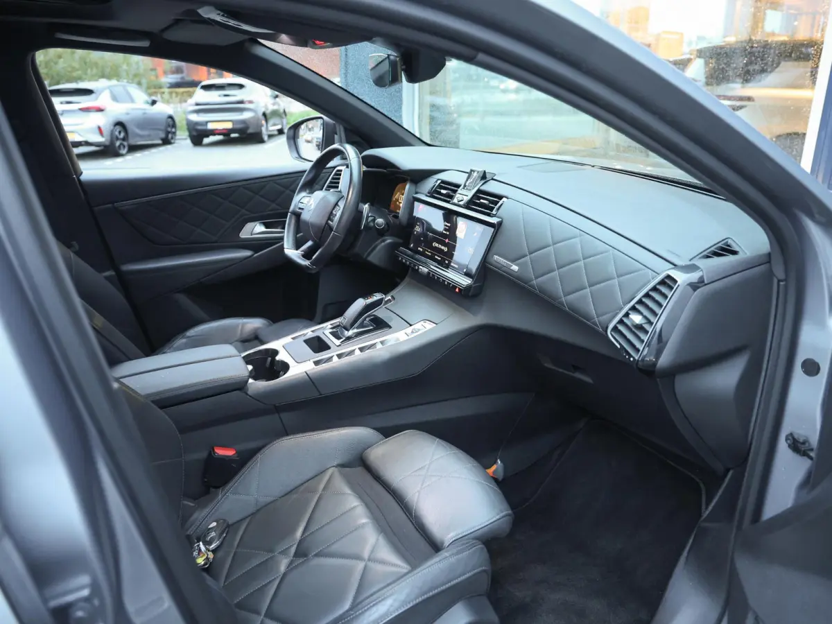 1.6 PureTech Executive 2e eigenaar | Rivoli | Nappaleder + Stoelverwarming | Schuifdak Panorama | 19" LMV | Carplay Android Auto