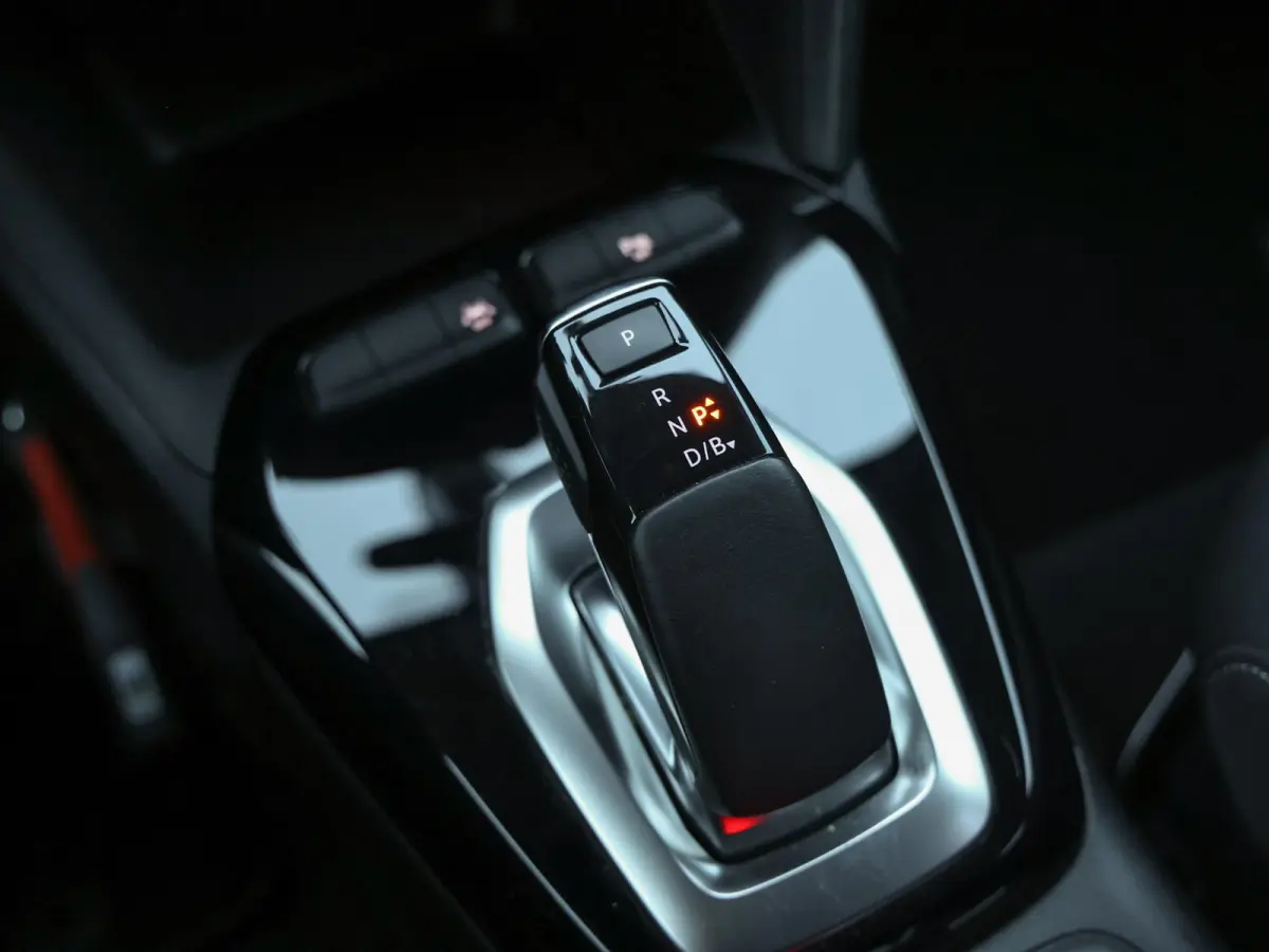 Elegance 50kWh | 1ste eigenaar | ACCU 90% | Winterpakket | Parkeersensoren | LEER/Stof | 17"LMV | AppleCarPlay/Android | AUTOMAAT