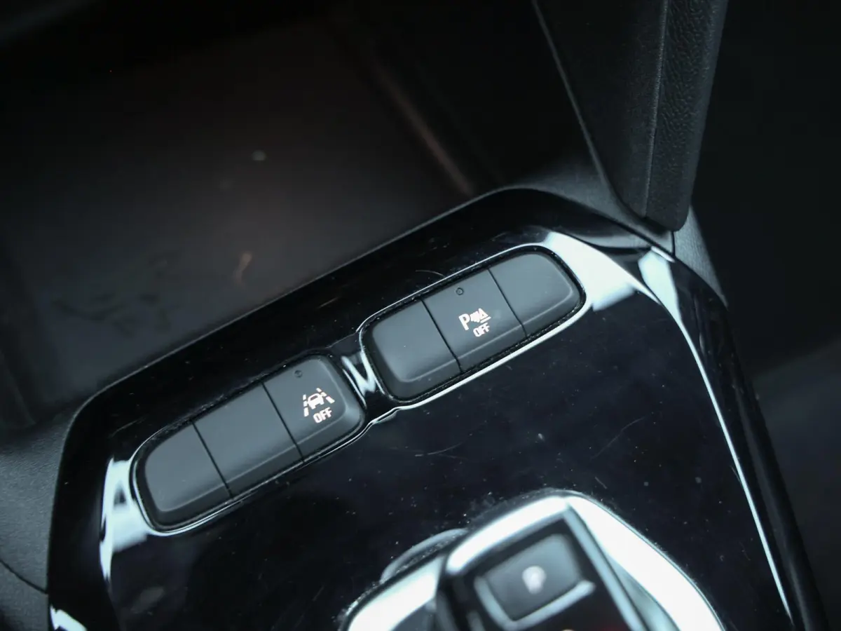 Elegance 50kWh | 1ste eigenaar | ACCU 90% | Winterpakket | Parkeersensoren | LEER/Stof | 17"LMV | AppleCarPlay/Android | AUTOMAAT