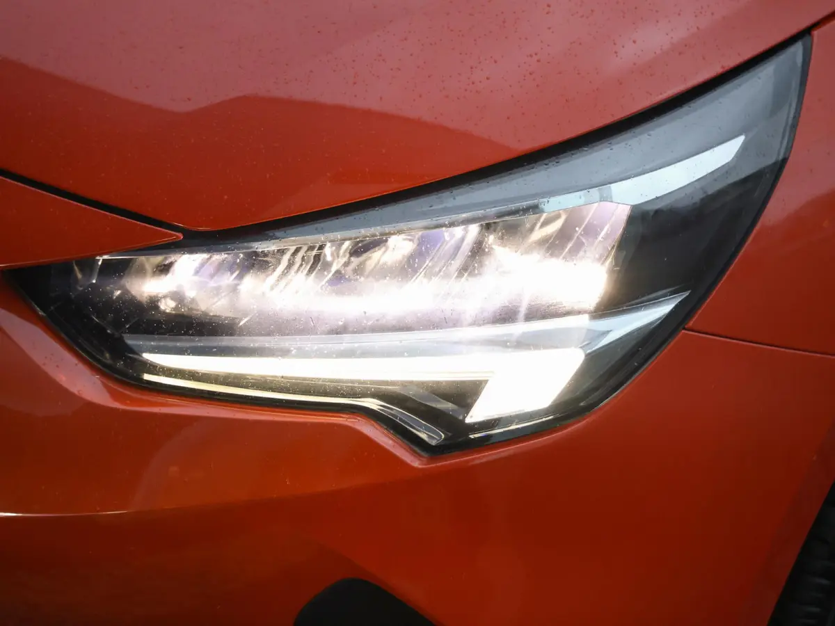Elegance 50kWh | 1ste eigenaar | ACCU 90% | Winterpakket | Parkeersensoren | LEER/Stof | 17"LMV | AppleCarPlay/Android | AUTOMAAT