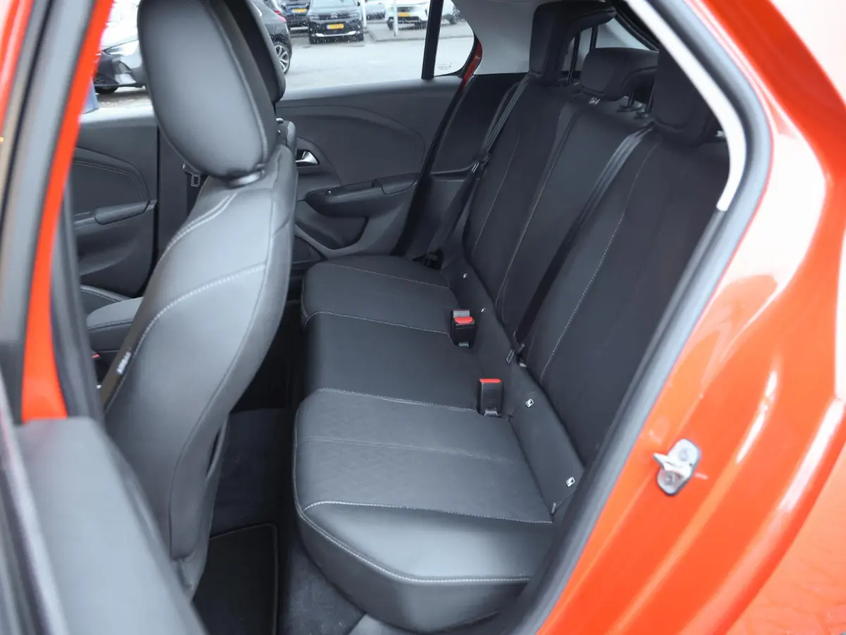Elegance 50kWh | 1ste eigenaar | ACCU 90% | Winterpakket | Parkeersensoren | LEER/Stof | 17"LMV | AppleCarPlay/Android | AUTOMAAT