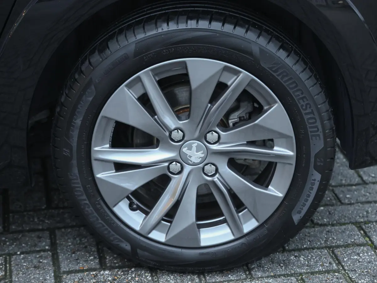 Active Pack 50kWh | 1ste eigenaar | ACCU 93% | Stoelverwarming | Parkeersensoren | Navigatie | AUTOMAAT