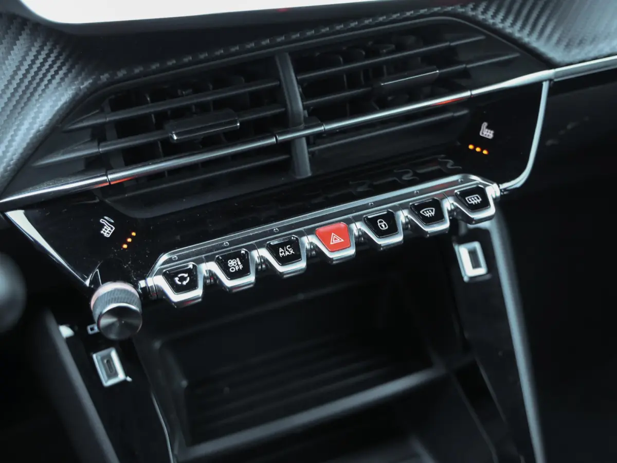 Active Pack 50kWh | 1ste eigenaar | ACCU 93% | Stoelverwarming | Parkeersensoren | Navigatie | AUTOMAAT