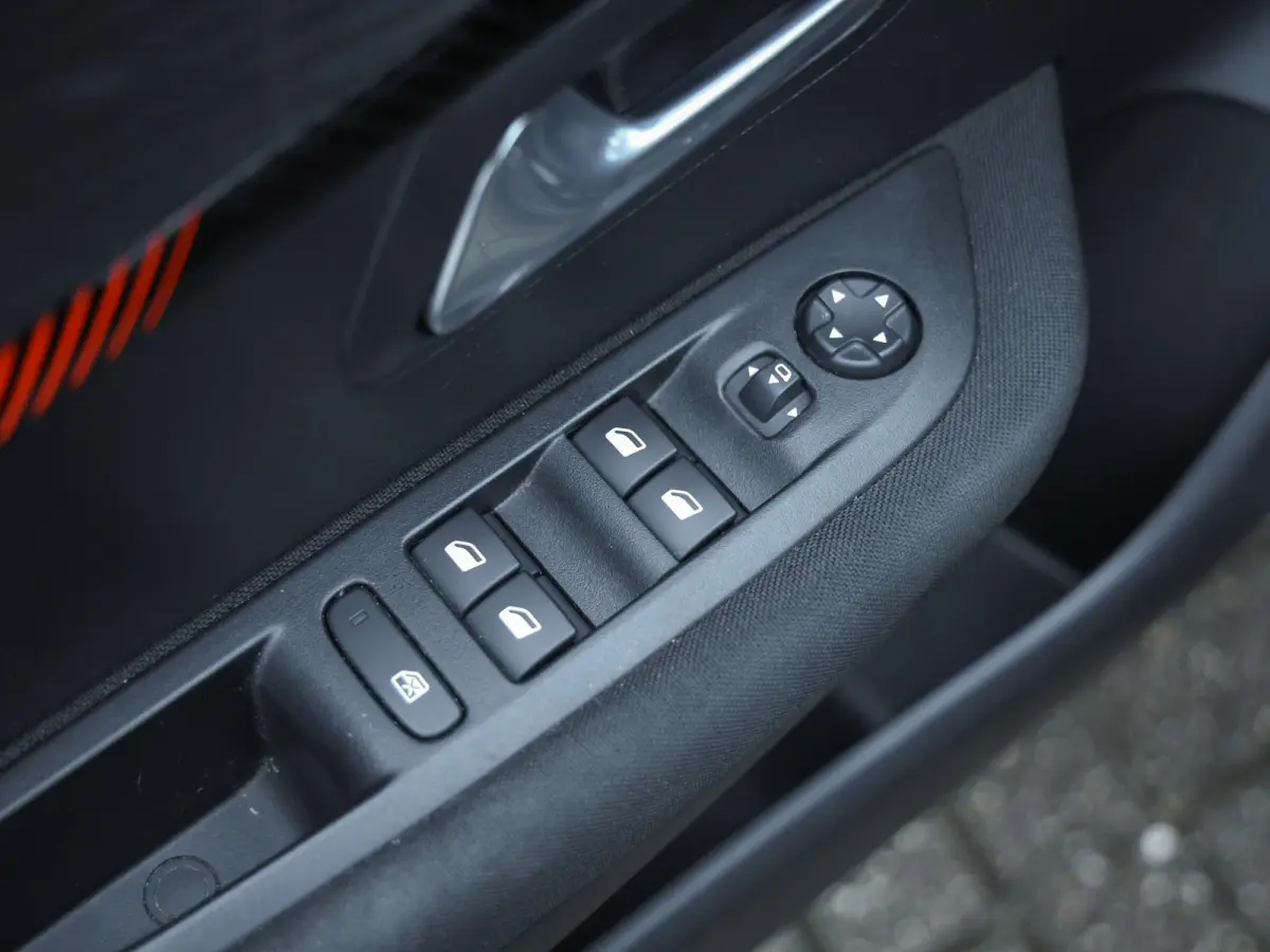 Active Pack 50kWh | 1ste eigenaar | ACCU 93% | Stoelverwarming | Parkeersensoren | Navigatie | AUTOMAAT